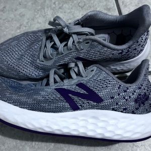 New balance lightly used size 8.5